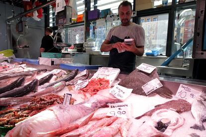 Mercado de abastos la Ribera de Bilbao, este martes.