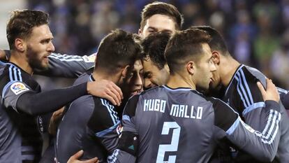 Un grupo de jugadores del Celta celebran un gol ante el Leganés.