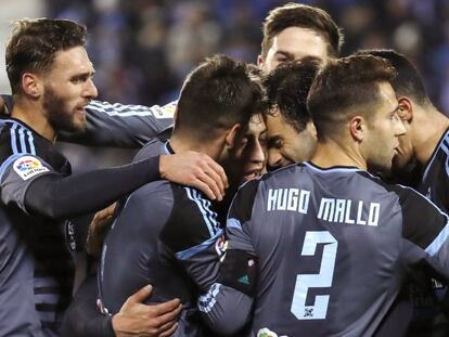 Un grupo de jugadores del Celta celebran un gol ante el Leganés.