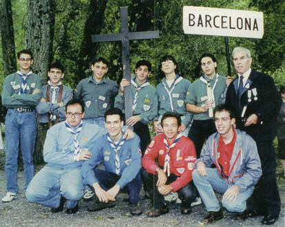 Los Escoltes de Montserrat, después de participar en el Viacrucis para enfermos en Lourdes, incluido dentro de los actos de los Pelegrinajes de l'Hospitalitat de la Mare de Déu de Lourdes de Barcelona en el Santuario francés.  