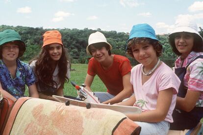 De izquierda a derecha, Frank, Yolanda, Tino, David y Gema, integrantes del grupo de música infantil Parchís.