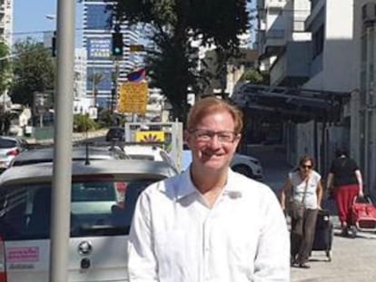 Andrés Roemer en calle Andrés Roemer en Israel