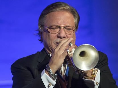 Arturo Sandoval toca en la cena de los ganadores de la medalla de la Libertad.