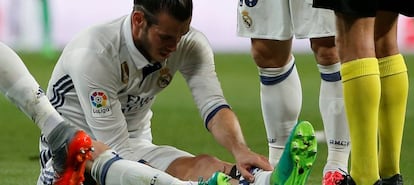 Gareth Bale, tras lesionarse en el clásico.