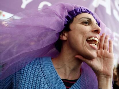 Una de las participantes en la marcha feminista de Madrid