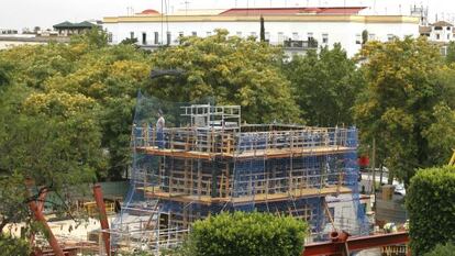 Estado de las obras de la biblioteca universitaria de El Prado de Sevilla tras ordenarse su paralización.