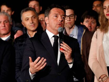 Matteo Renzi durante el discurso de la noche en que ganó las elecciones primariaas del PD.