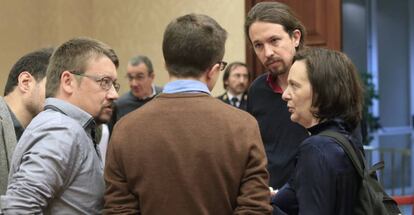 Pablo Iglesias, aquest dimecres, amb el seu equip.