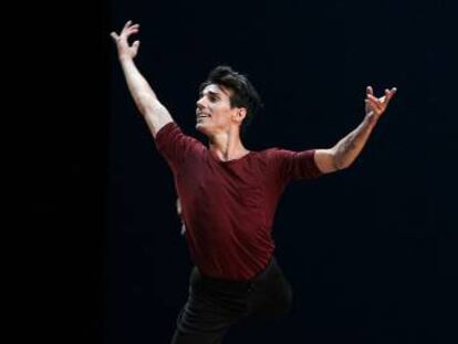 El bailarín Joaquín de Luz, en una gala en el Teatro Auditorio de San Lorenzo de El Escorial, en 2014.