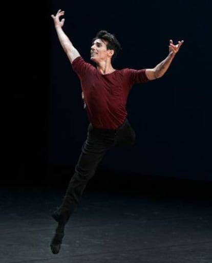 El bailarín Joaquín de Luz, en una gala en el Teatro Auditorio de San Lorenzo de El Escorial, en 2014.