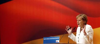 Ángela Merkel, en el mitin de cierre de campaña en Berlín, dirigiéndose a sus seguidores.