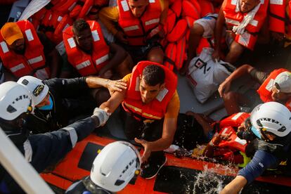 Rescate de la ONG alemana Sea-Watch frente a las costas libias el 2 de agosto de 2021.