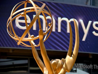 Una estatuilla de un premio Emmy, en el teatro Microsoft de Los Ángeles, California, en la 74ª edición de los premios, celebrada el 12 de septiembre de 2022.