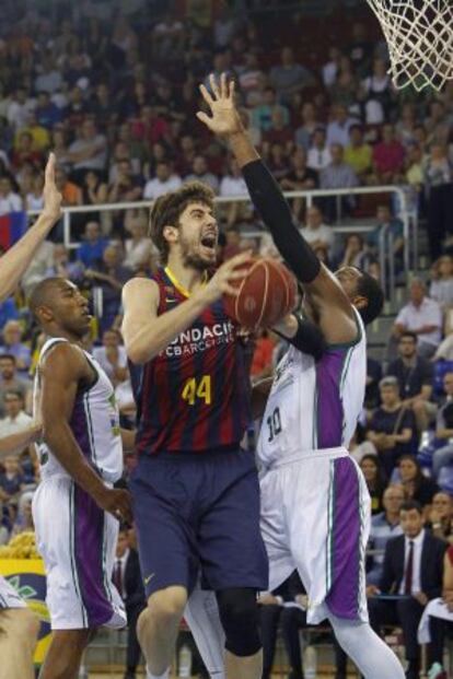 Tomic, en l'últim duel contra l'Unicaja.