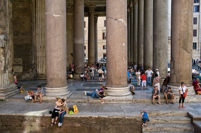 Una imagen del Panteón de Agripa, uno de los rincones más visitados de Roma y uno de los símbolos del caos y de la decadencia de la capital.