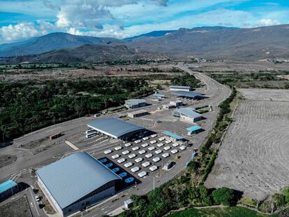 Vista aérea del puente convertido en el Centro de Atención Sanitaria Tienditas.