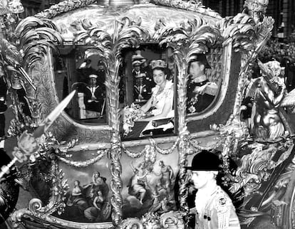 Queen Elizabeth II and Prince Philip, Duke of Edinburgh, in the special carriage for the coronation, bound for Westminster Abbey, where the official ceremony took place. The coronation lasted about four hours, and for the first time in history was broadcast in its entirety on television. 