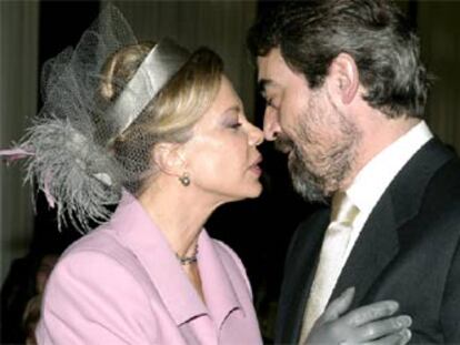 Han dado el sí. El ex ministro de Interior Juan Alberto Belloch y la popular presentadora de televisión Mari Cruz Soriano se han casado hoy en el Ayuntamiento de Zaragoza.