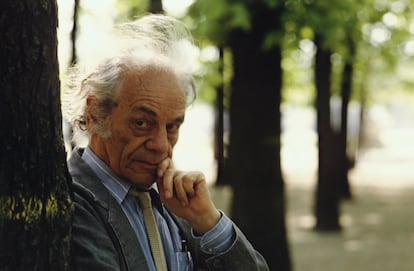 El antipoeta Nicanor Parra, ganador del premio Cervantes, era físico y matemático.