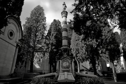 Vista panorámica del panteón de hombres ilustres en el cementerio de San Isidro.