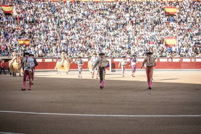 Paseíllo en la plaza de toros de Las Ventas.