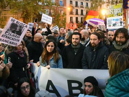 El secretario general de Podemos, Pablo Iglesias, el coordinador general de Izquierda Unidad, Alberto Garz&oacute;n y otros l&iacute;deres de Unids Podemos, hoy en la concentraci&oacute;n ante el Tribunal Supremo.