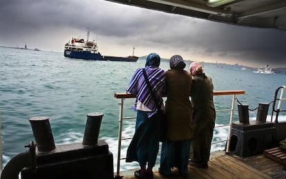 Un 'ferry' en el Bósforo, Estambul.
