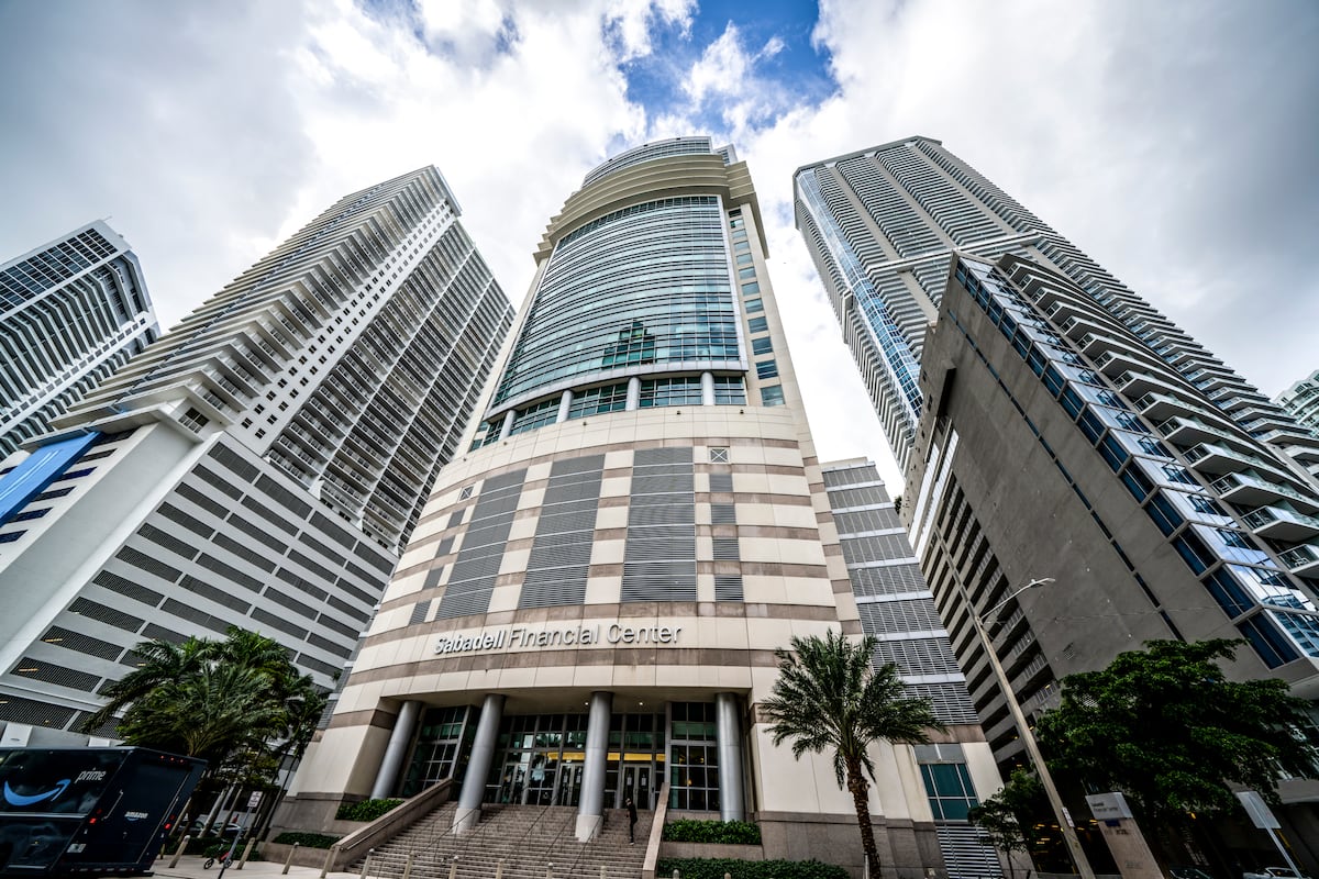 Amancio Ortega adquiere las oficinas del Banco Sabadell en Miami por 236 millones