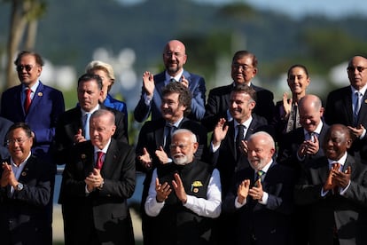 Claudia Sheinbaum, al lado del primer ministro de Japn, Shigeru Ishiba, durante la foto oficial. 