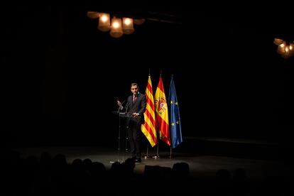 El presidente del Gobierno, Pedro Sánchez, pronuncia la conferencia 'Reencuentro: un proyecto de futuro para toda España', en el Teatre del Liceu de Barcelona el lunes.