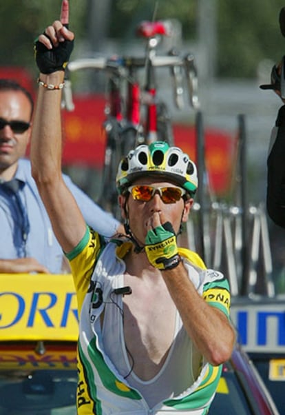 Santi Pérez celebra su triunfo en la etapa de la pasada Vuelta a España que acabó en Granada.