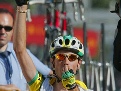 Santi Pérez celebra su triunfo en la etapa de la pasada Vuelta a España que acabó en Granada.