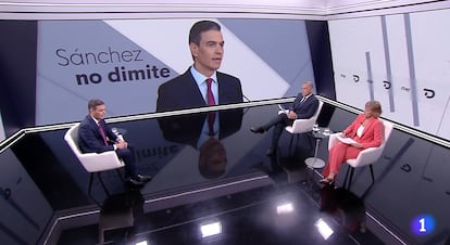 El presidente del Gobierno, Pedro Sánchez, durante la entrevista en TVE este lunes.