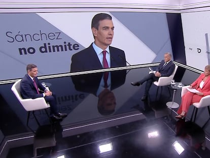 El presidente del Gobierno, Pedro Sánchez, durante la entrevista en TVE este lunes.