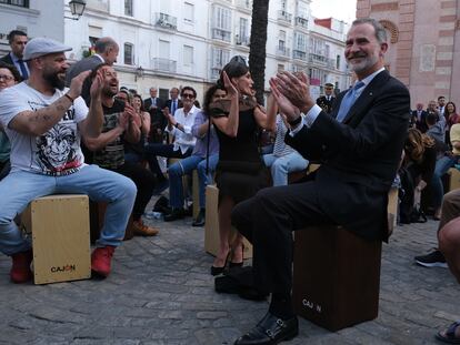 Cadiz 27/03/23 Concierto de cajones al aire libre delante del el rey Felipe y la reina letizia tocando la caja flamenca Falla. foto.Alejandro Ruesga