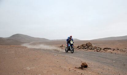 El piloto español, Juan Pedrero García, durante la décima etapa del rally Dakar por el desierto de Atacama en la región de Tarapacá, Iquique (Chile). 