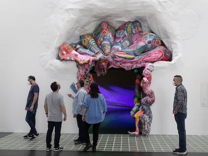 Instalacion de Antoni Hervas en la exposición 'Apuntes para un incendio de los ojos' del Macba.