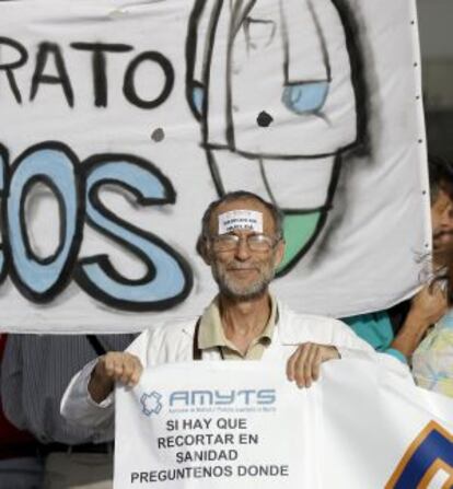 Concentración de esta mañana ante el hospital de La Paz.