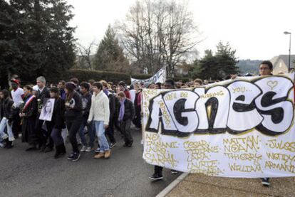 Manifestación contra el crimen de Agnès en Chambon.