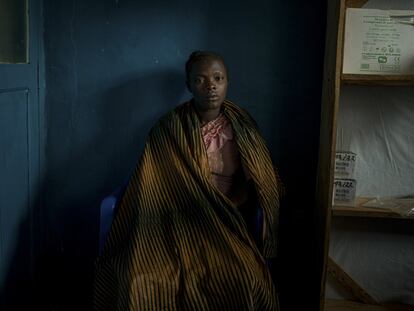 “Mataron a uno de mis hijos”, dice Borive, de 28 años, que además sufrió una violación grupal. Es una de las mujeres que ha retratado la fotógrafa Newsha Tavakolian en la República Democrática del Congo.