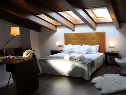 Habitación del hotel Bonansa Country, en Huesca.