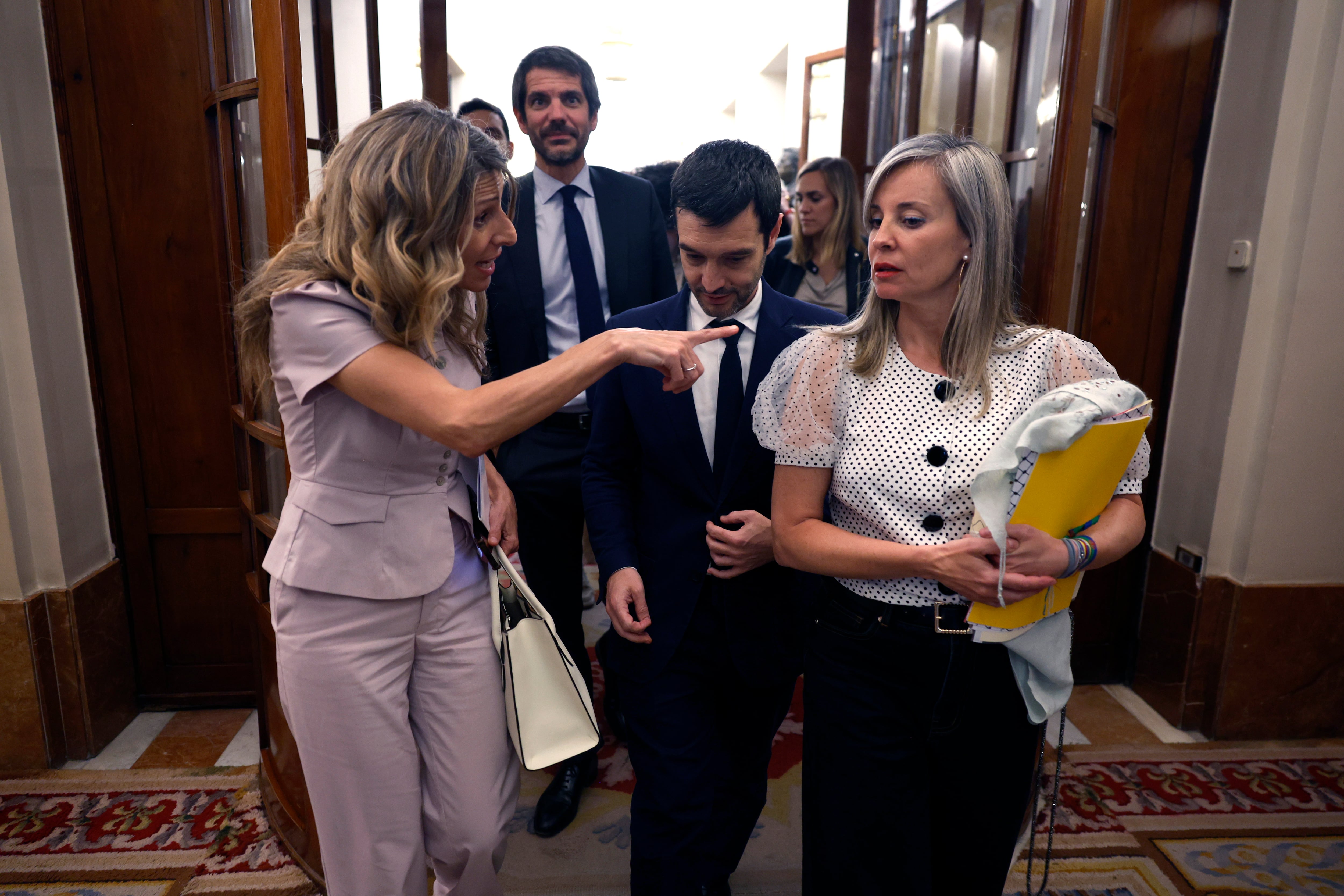Yolanda Díaz, Ernest Urtasun, Pablo Bustinduy y Verónica Martínez, salian este martes del Congreso.