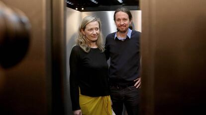 La magistrada Victoria Rosell junto al líder de Podemos, Pablo Iglesias, en una foto de 2016.