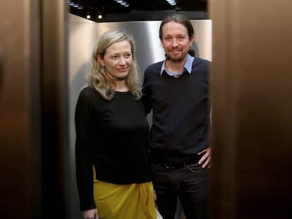 La magistrada Victoria Rosell junto al líder de Podemos, Pablo Iglesias, en una foto de 2016. 