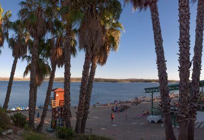 La playa de Orellana la Vieja, en la provincia de Badajoz.