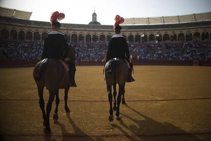 Tarde de toros en la plaza de La Maestranza.