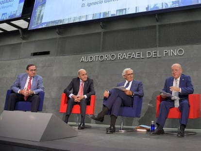 De izquierda a derecha: Federico Durán, Luis Enrique de la Villa, Salvador del Rey, Juan Antonio Sagardoy e Ignacio Gacía-Perrote.