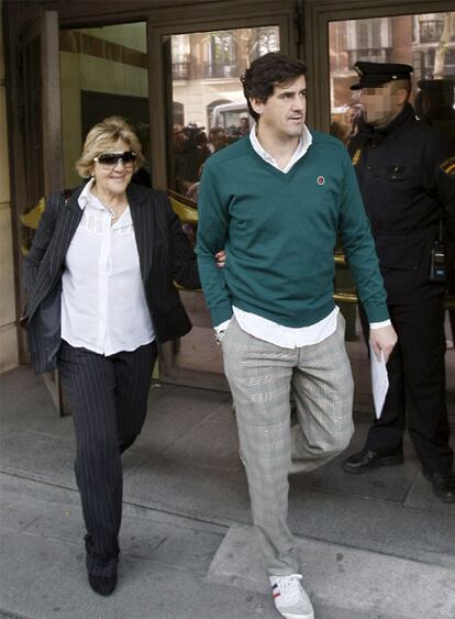 Carmen Bazán, con su hijo Humberto Janeiro.