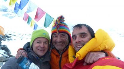 Garra, Lolo y Osiel, en el campo base del Dhaulagiri. 