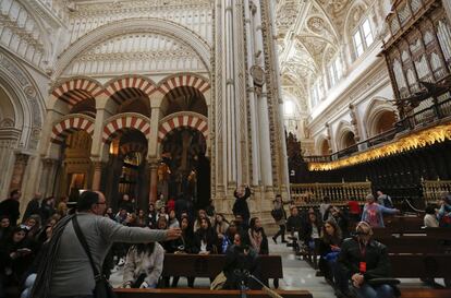 Interior de la Mezquita-Catedral de Córdoba.